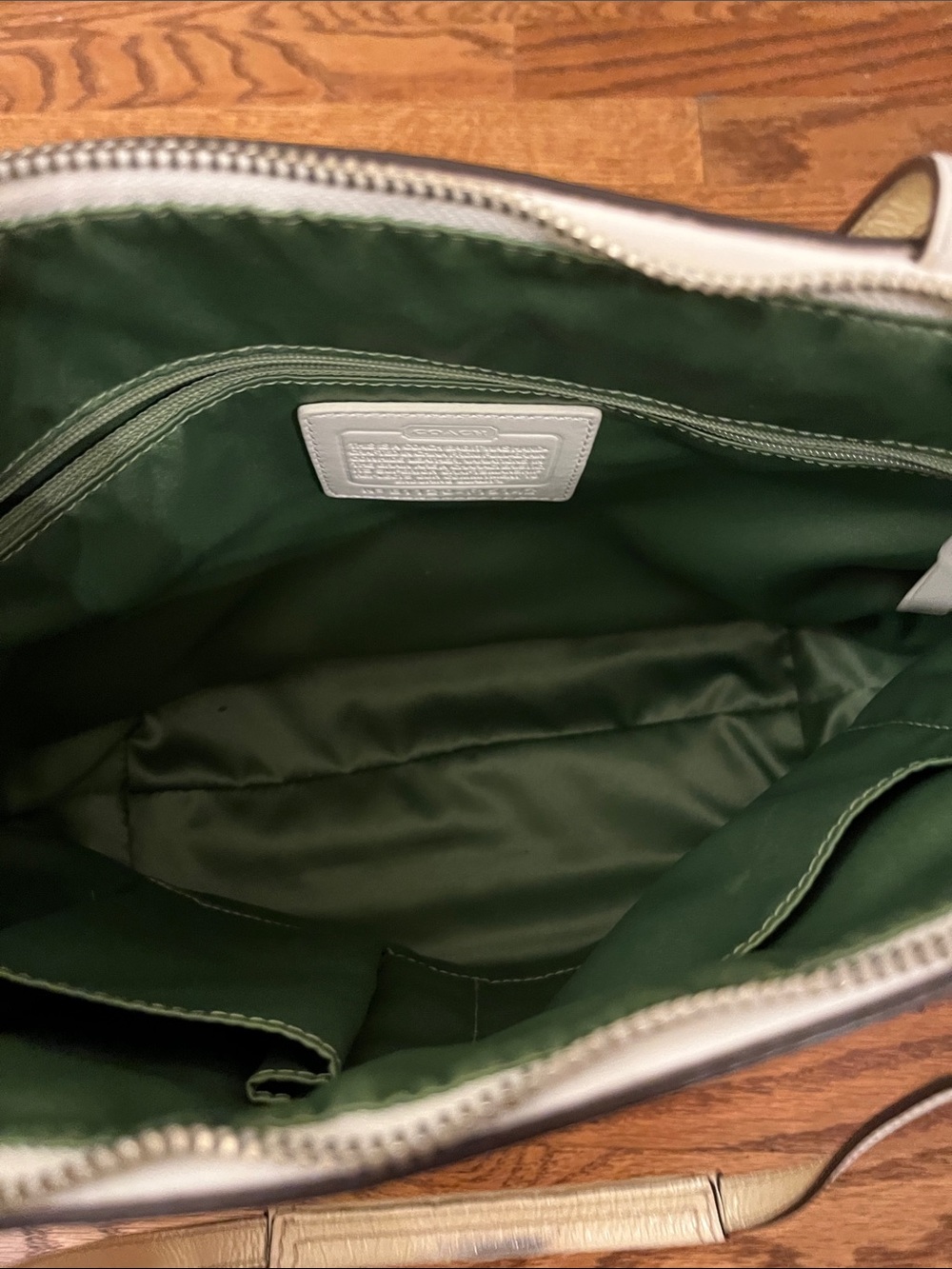 Coach Signature Stripe Stitched Patent Tote No F15142 - Picture 7 of 8